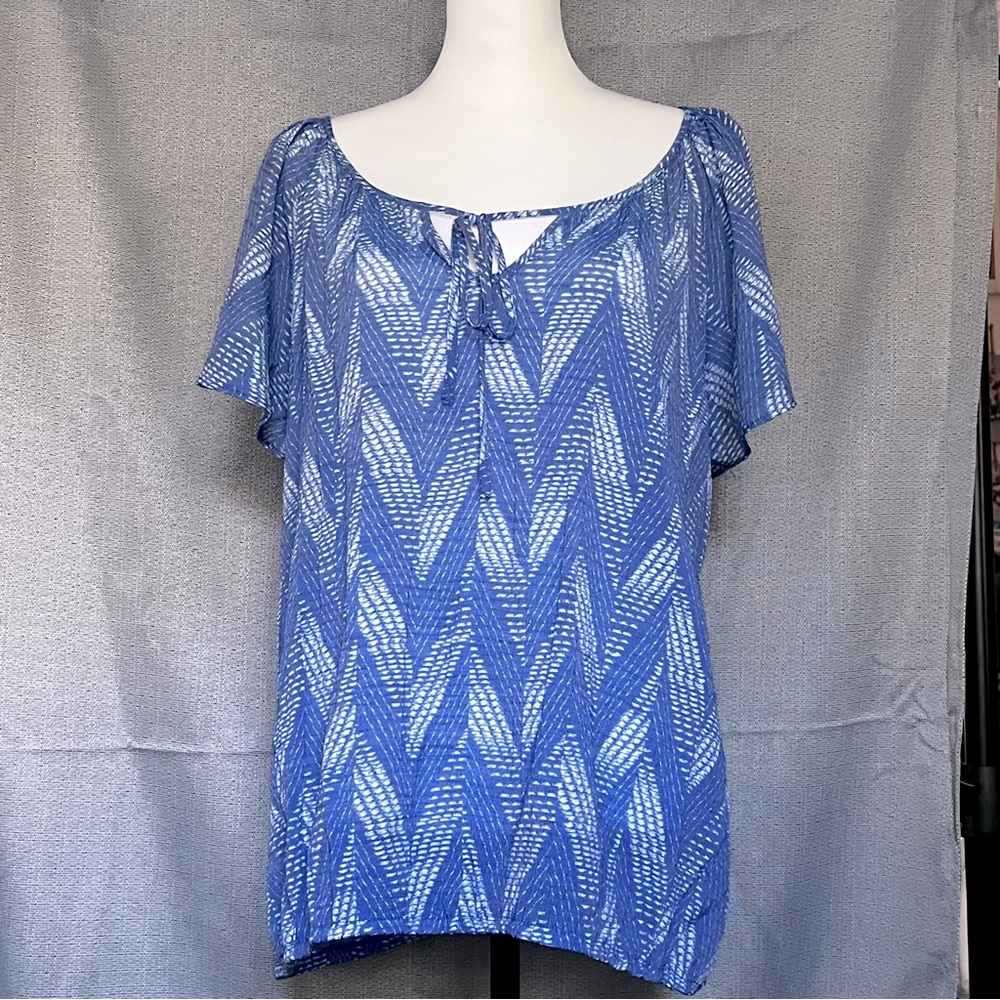 St. John’s Bay Blue White Pattern Short Sleeve Blouse Plus Size Women's 1X